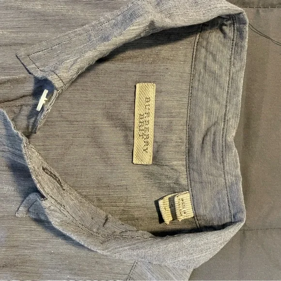 Authentic Men’s Burberry Button Up Casual Dress Shirt - Picture 3 of 3